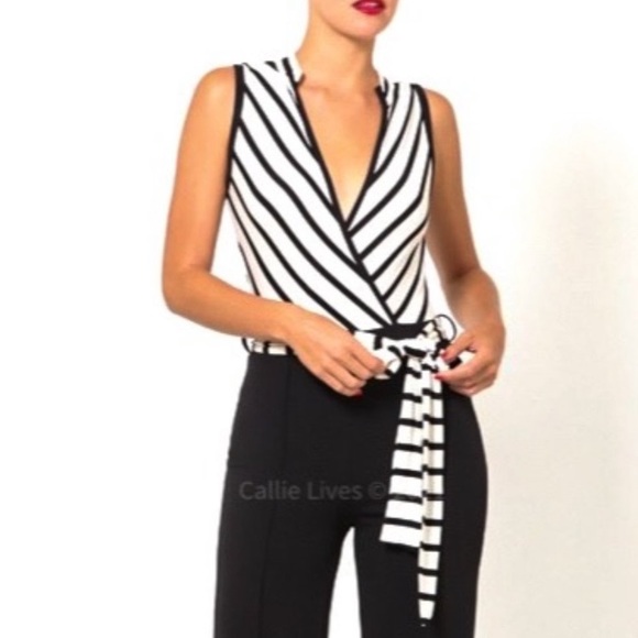 Callie deep straits plunging stash jumpsuit - Picture 3 of 5